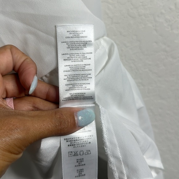 Michael Kors white blouse with side bow tie, Size XL, soft shear material. - Picture 7 of 7